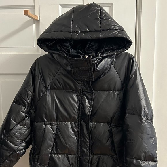 Shiny Black Puffer with Hood - Picture 11 of 12